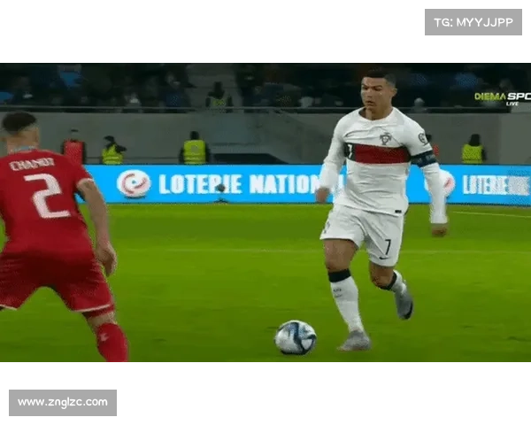 VAR判罚再掀争议 C罗造点是否该黄牌警告引热议